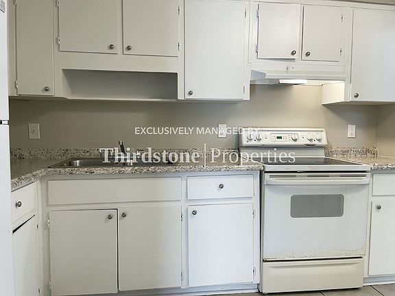 3rd image of 8124 San Jose Manor Dr E APT 4
