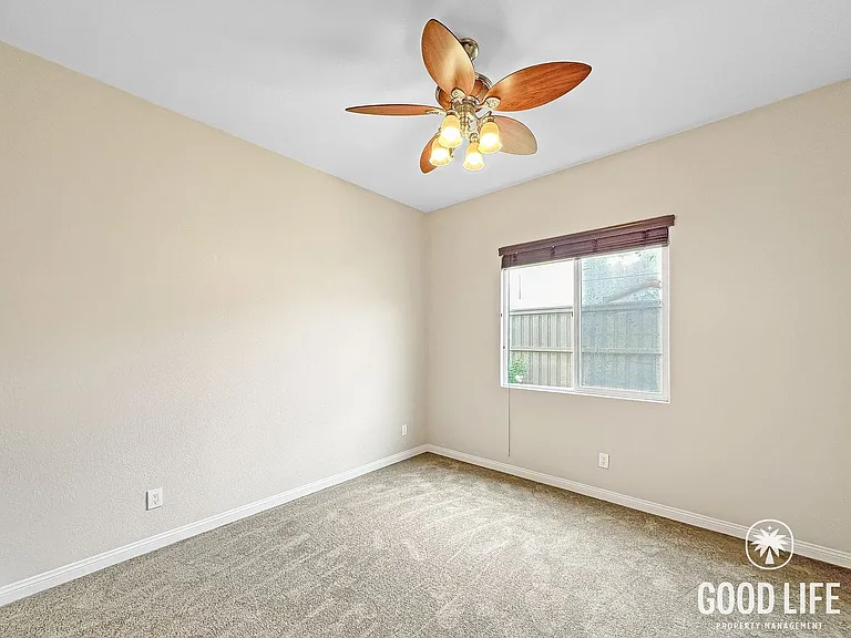 1348 N Paradise Ridge Way — Photo 21