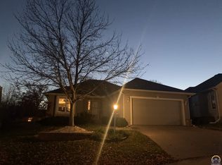 2443 SW Queens Way, Topeka, KS 66614