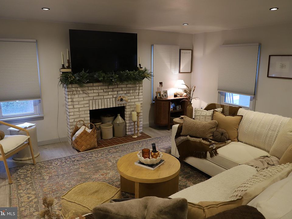 828 Blanchard Ave, Chambersburg, PA 17201 Zillow