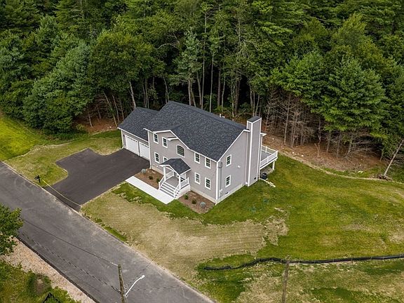 5th image of 79 Park Dr