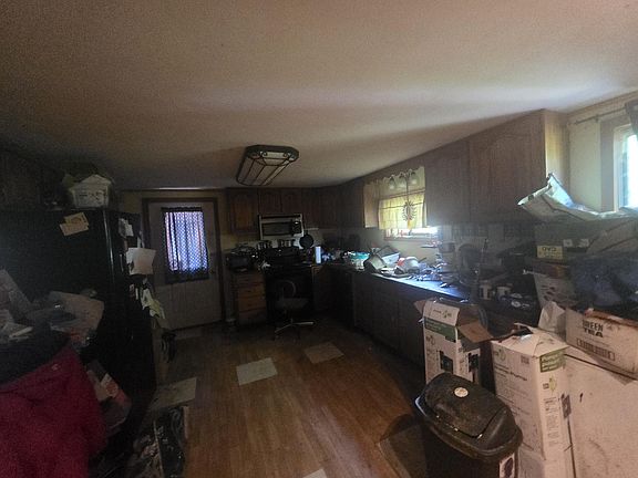4th image of 1043 Warren Hill Road