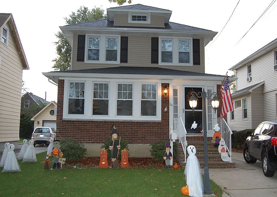 16 Sterling Ave