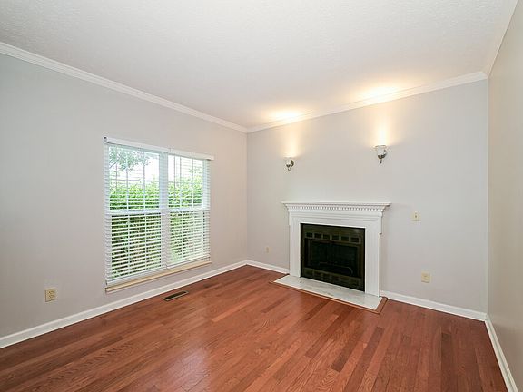 5th image of 1472 Aaronwood Dr