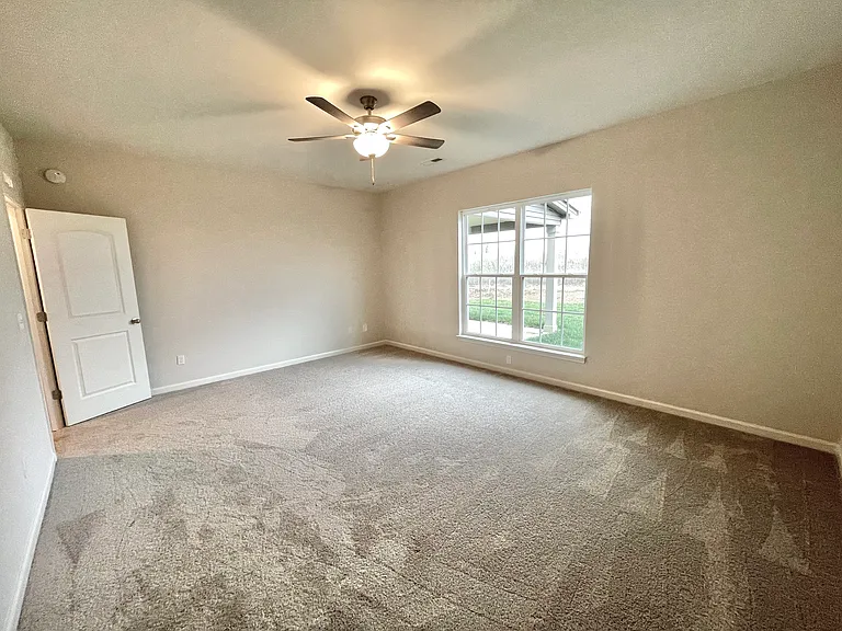 1124 Leanndra Park — Photo 13