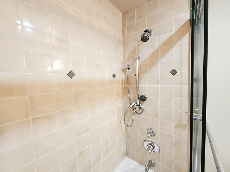 531 Harvard Rd — Photo 14