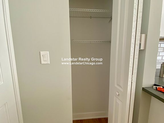 4th image of 3525 N Broadway St APT 1W