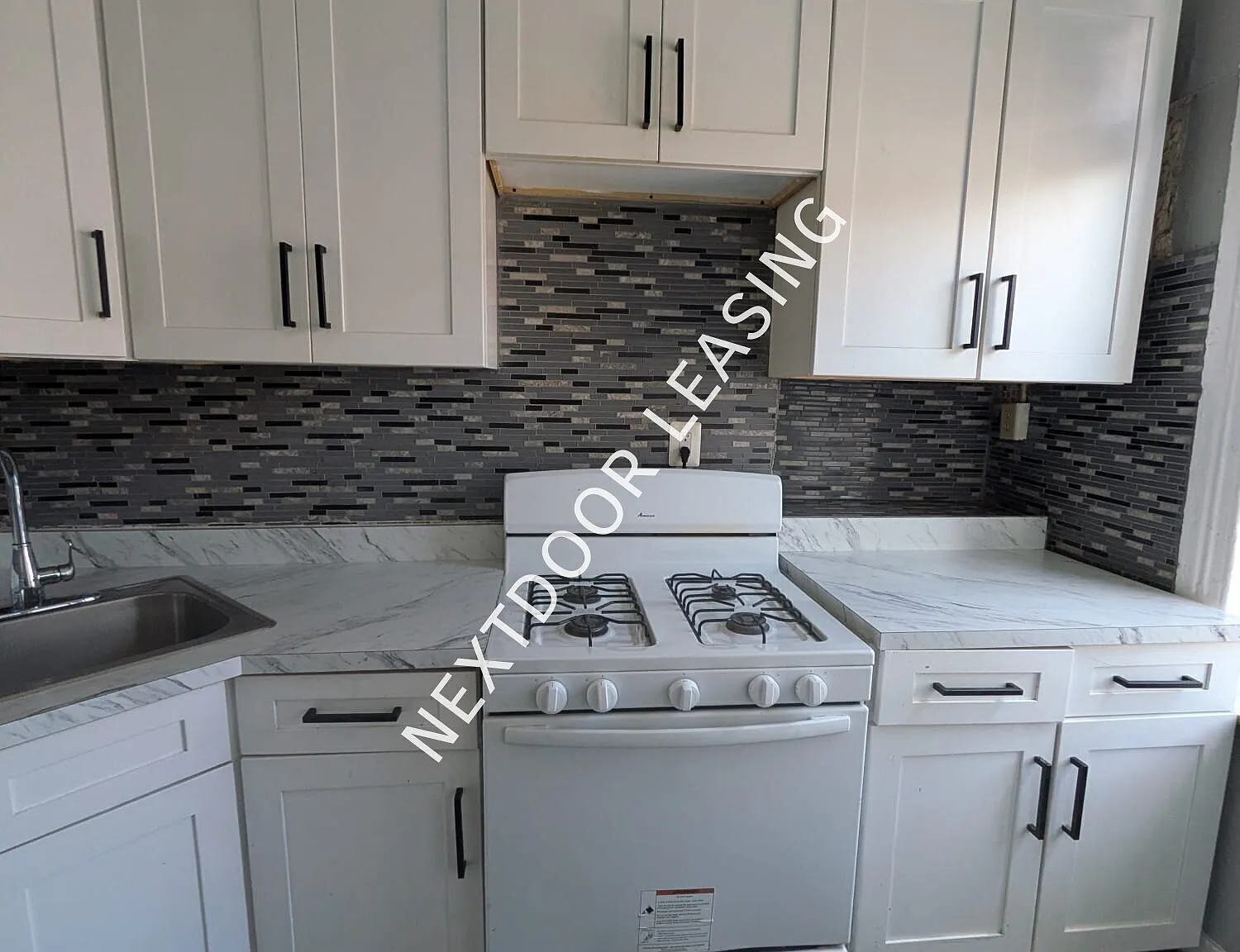 8 St Pauls Ave — Photo 3