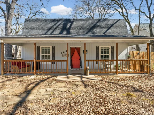 1324 Arrowhead Dr, West Tawakoni, TX 75474