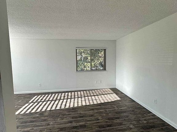 3rd image of 3571 Town Ct APT 4