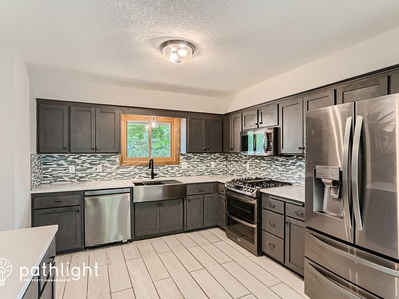 3rd image of 16201 Fantasia Ave