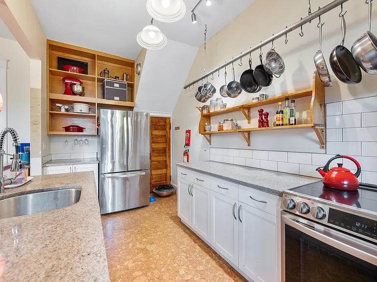1722 Kilbourne Pl NW — Photo 7