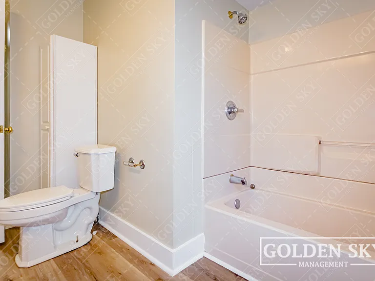 1417 W Memorial Dr — Photo 6