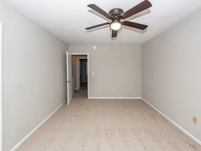 296A Fleming Rd — Photo 37