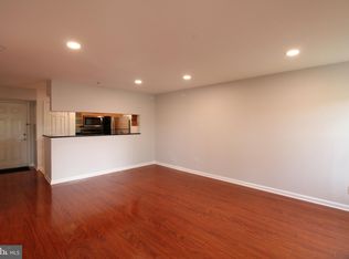 3315 Wyndham Cir APT 3225, Alexandria, VA 22302
