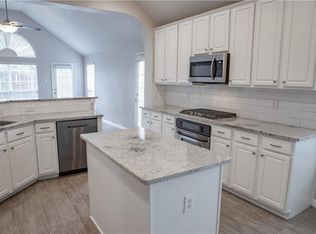 2564 Marina Dr, Grand Prairie, TX 75054
