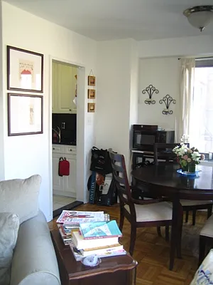 Rented by City Connections Realty | media 8