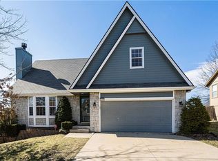 2205 NE Maybrook Dr, Blue Springs, MO 64029