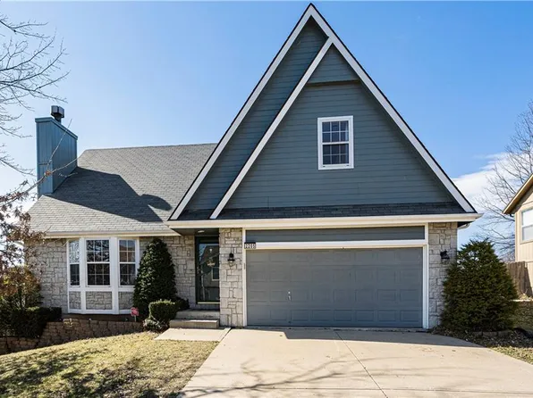 2205 NE Maybrook Dr, Blue Springs, MO 64029