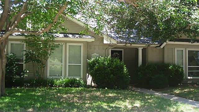 2nd image of 206 Creekside Ln