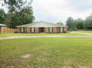 339 W Pineshadows Dr, Sour Lake, TX 77659