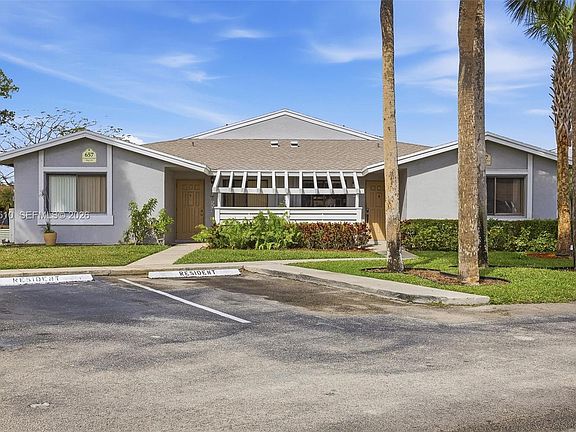 2nd image of 657 Racquet Club Rd APT 2