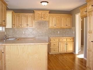 4th image of 8626 N Belton Ave