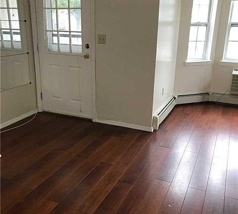 2nd image of 82-33 Country Pointe Cir