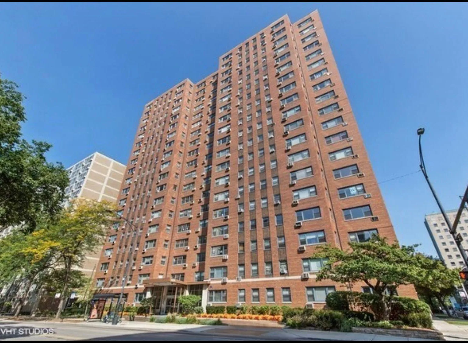1 bed, 950 sqft, $2,400 — Photo 1