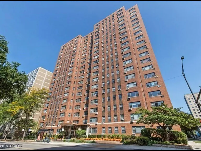 2909 N Sheridan Rd #504 — Photo 1