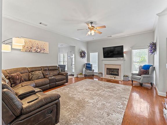 4th image of 471 River Oaks Ln