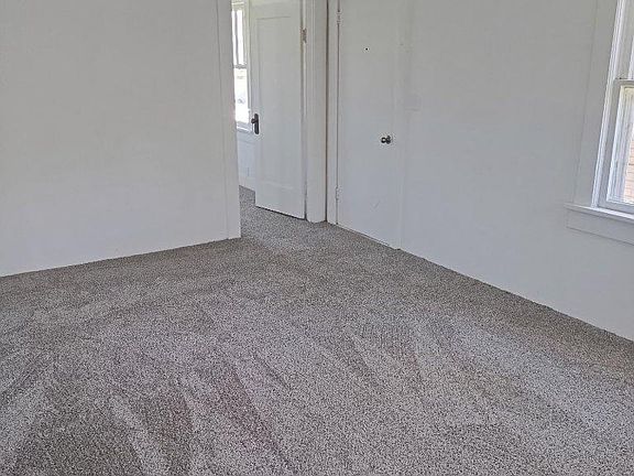 3rd image of 1031 E Francis Ave