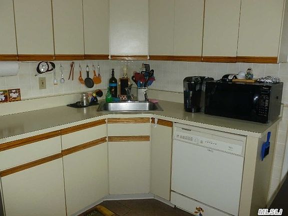 2nd image of 10 Juniper Ct #10