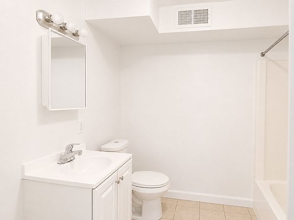 2nd image of 526 3rd St APT 3