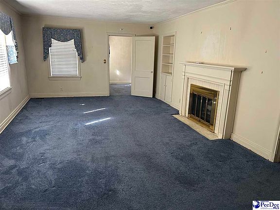 2nd image of 903 Wells St