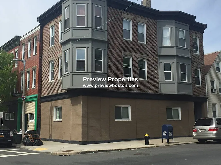 Maverick St — Photo 10