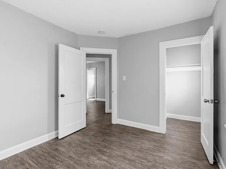 936 Whitby Rd — Photo 11