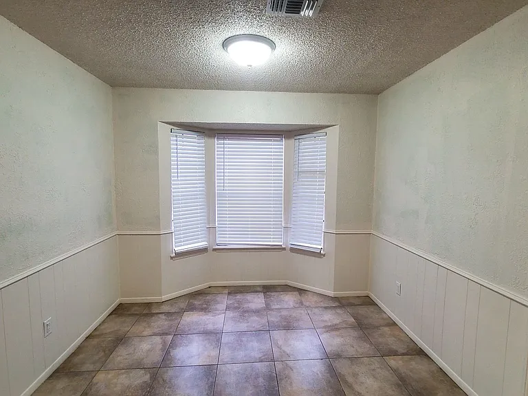6216 Rutgers St — Photo 4