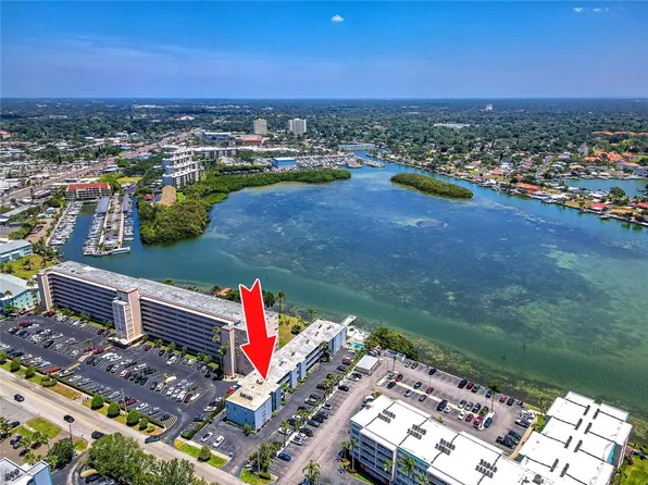 1859 Shore Dr S APT 303, South Pasadena, FL 33707