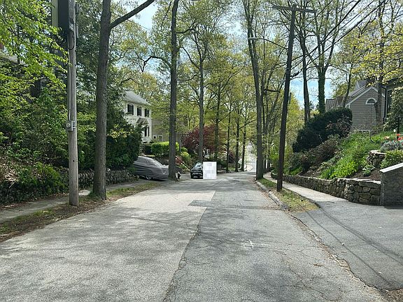 4th image of 25 Leland Rd