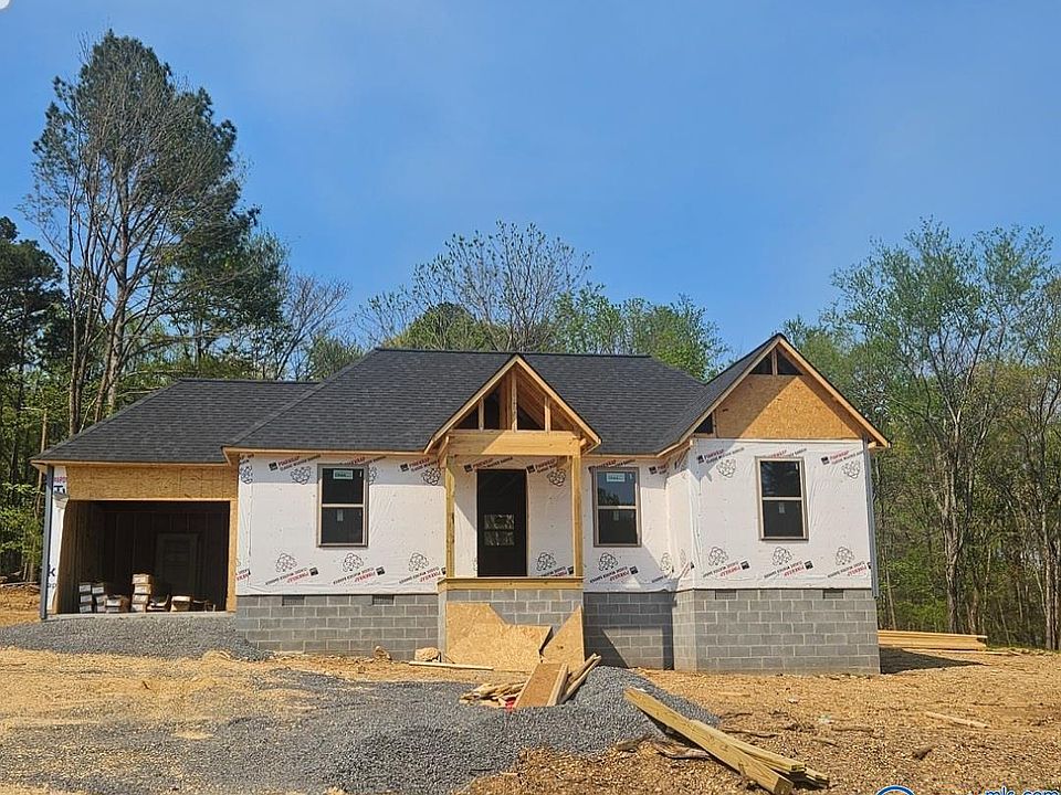 1st image of 307 Travis Rd