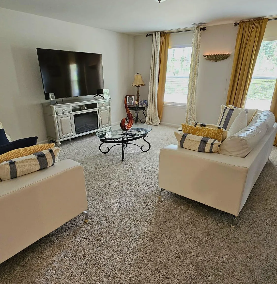 2 bed, 1.5 bath, 2158 sqft, $910 — Photo 4