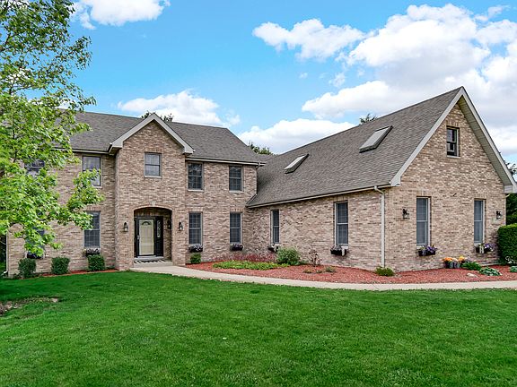 3rd image of 13935 Elizabeth Ln