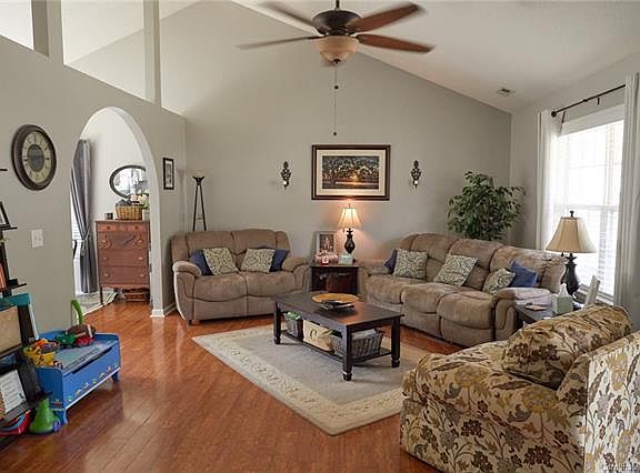 3rd image of 734 Golden Bell Dr