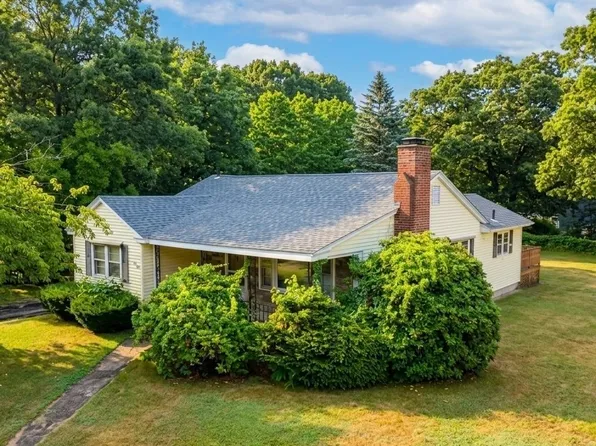 68 Wheelock Ave, Millbury, MA 01527
