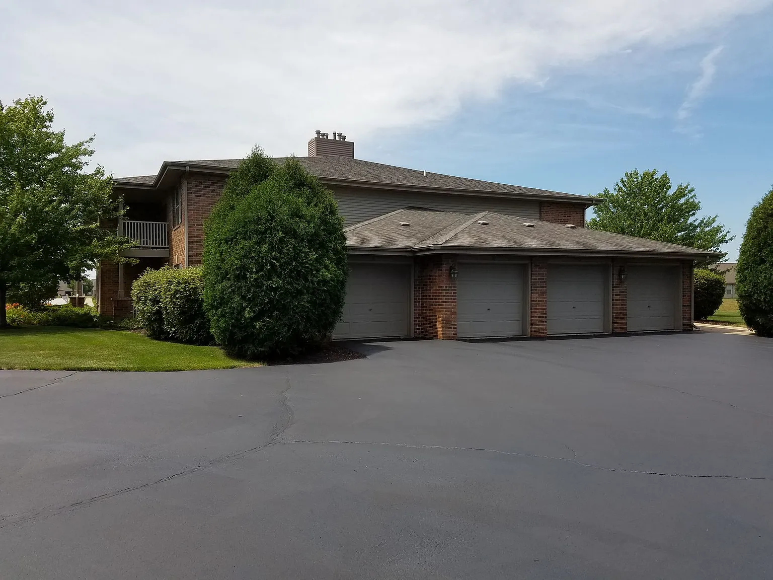 Embassy Place Apartments — Photo 2