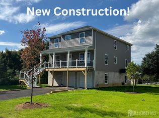 17 John St, Sayreville, NJ 08857