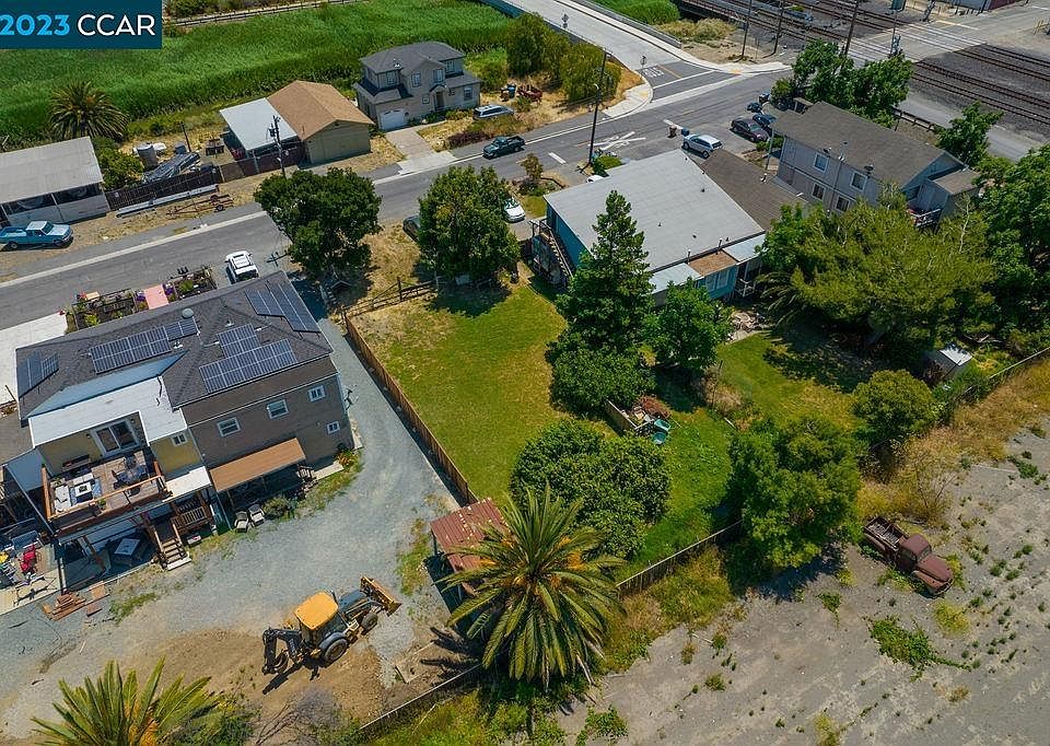 1st image of 124 Berrellesa St
