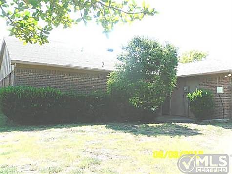2nd image of 905 Shannon Dr