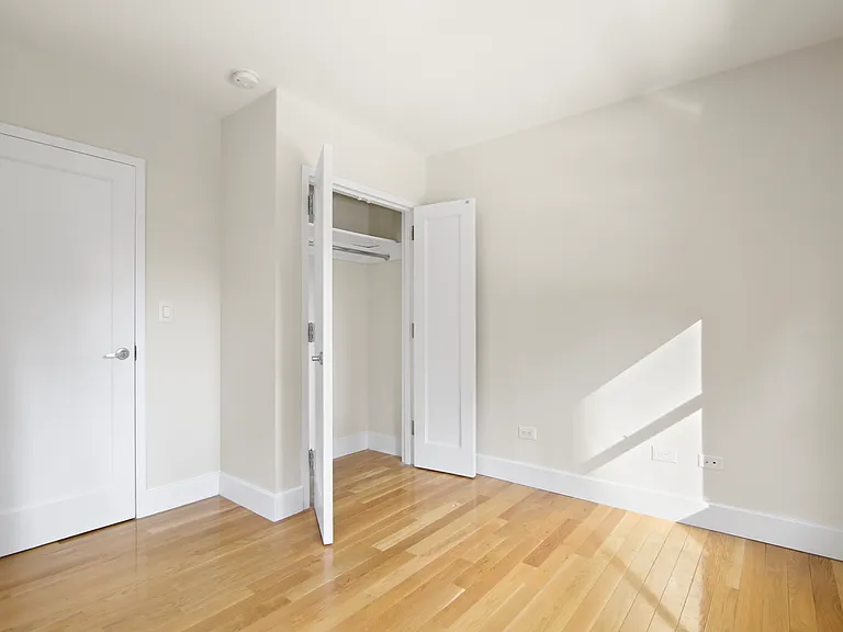 141 E 33rd St #7B — Photo 11